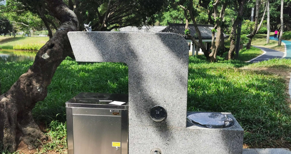 管道直飲水水質(zhì)在線監(jiān)測(cè)(圖1) 管道直飲水水質(zhì)在線監(jiān)測(cè)(圖1)